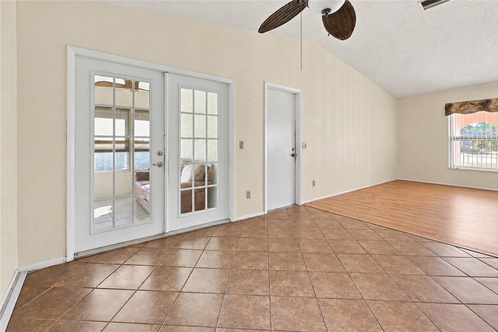 18116 Edgewater Dr Property Photo 16