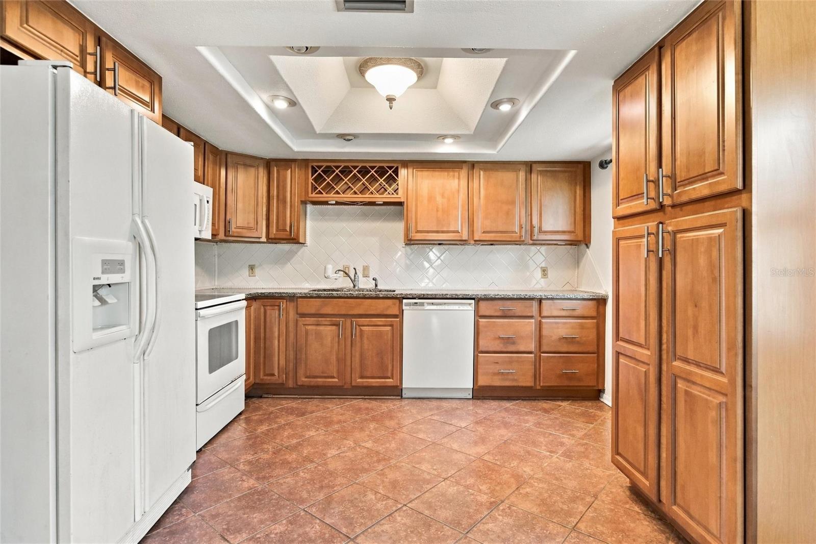 18116 Edgewater Dr Property Photo 17