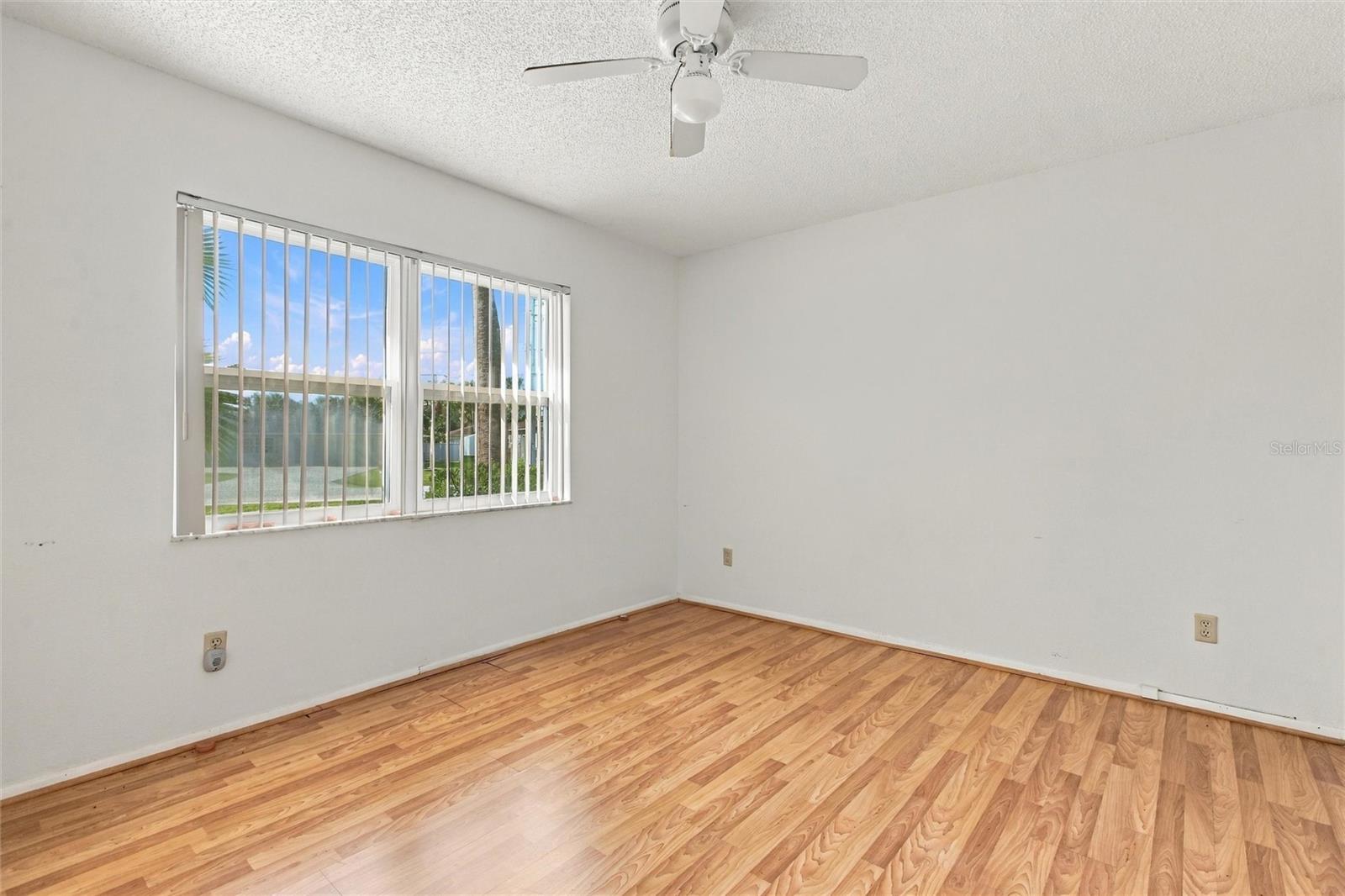 18116 Edgewater Dr Property Photo 22