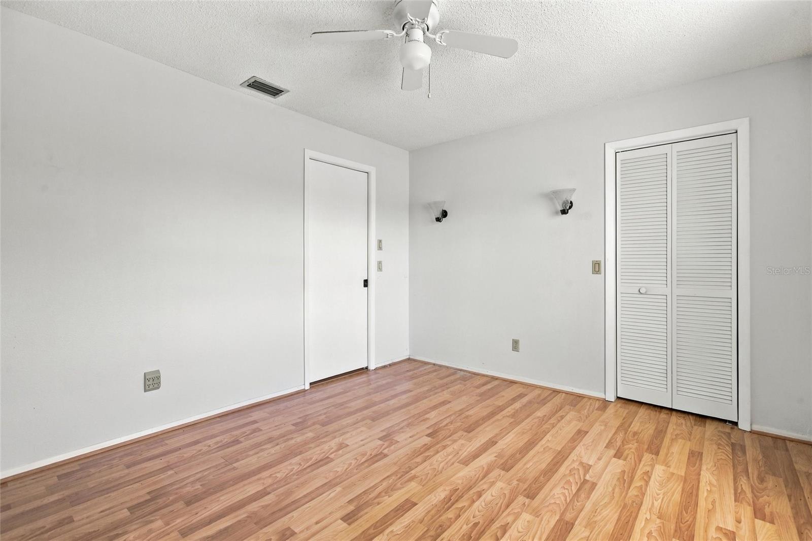 18116 Edgewater Dr Property Photo 24