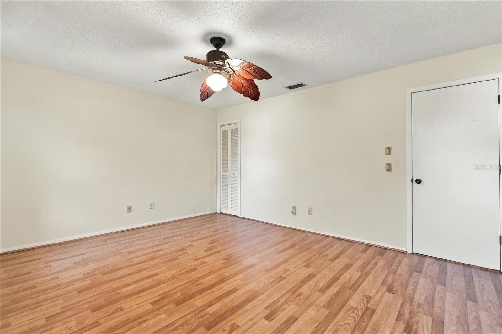 18116 Edgewater Dr Property Photo 28
