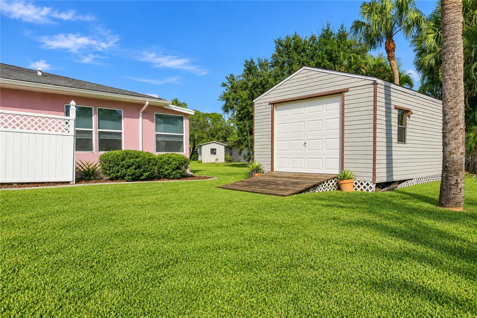 18116 Edgewater Dr Property Photo 42
