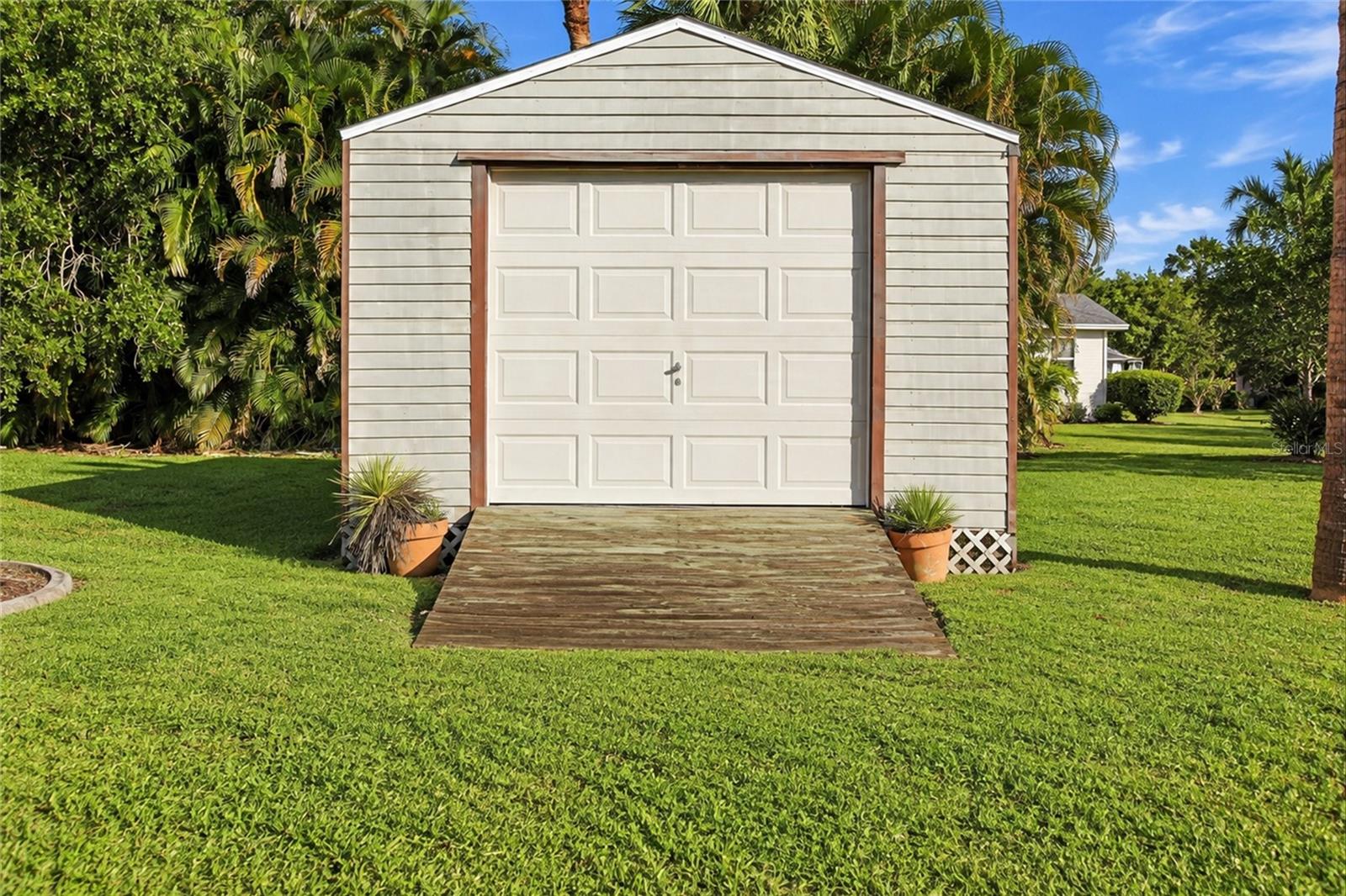 18116 Edgewater Dr Property Photo 43