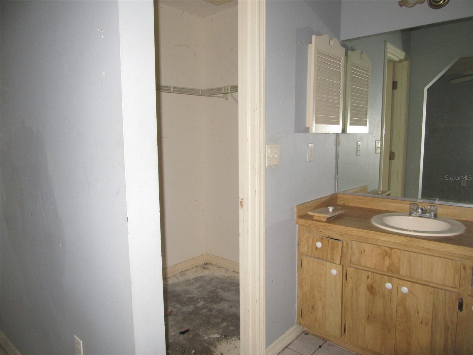 2256 Lion Ter Property Photo 10