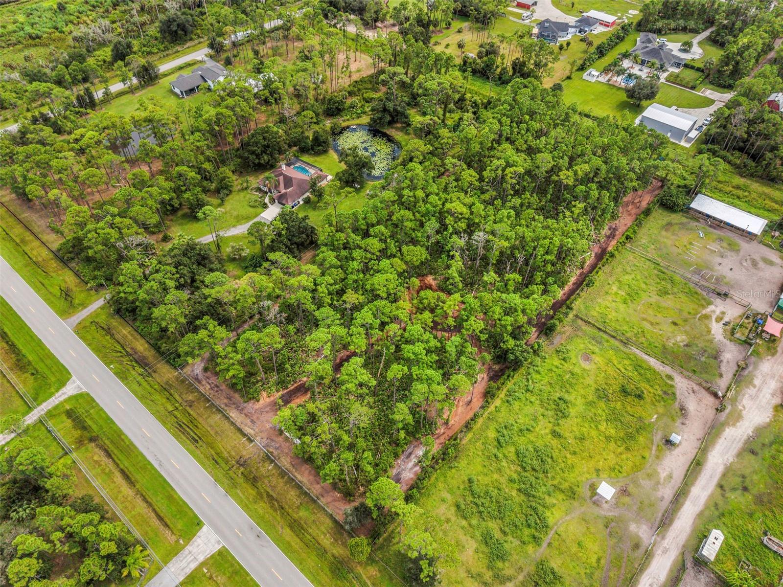 Tropicaire Blvd Property Photo 12