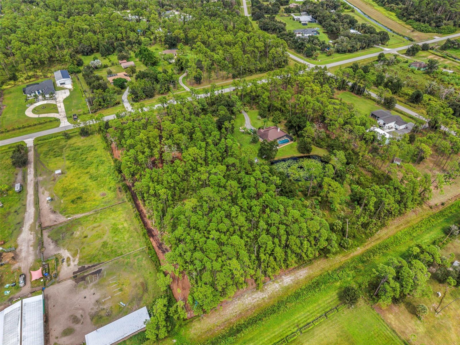 Tropicaire Blvd Property Photo 21