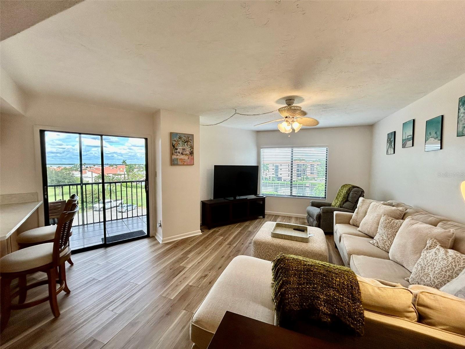 25188 Marion Ave #e306 Property Photo 3