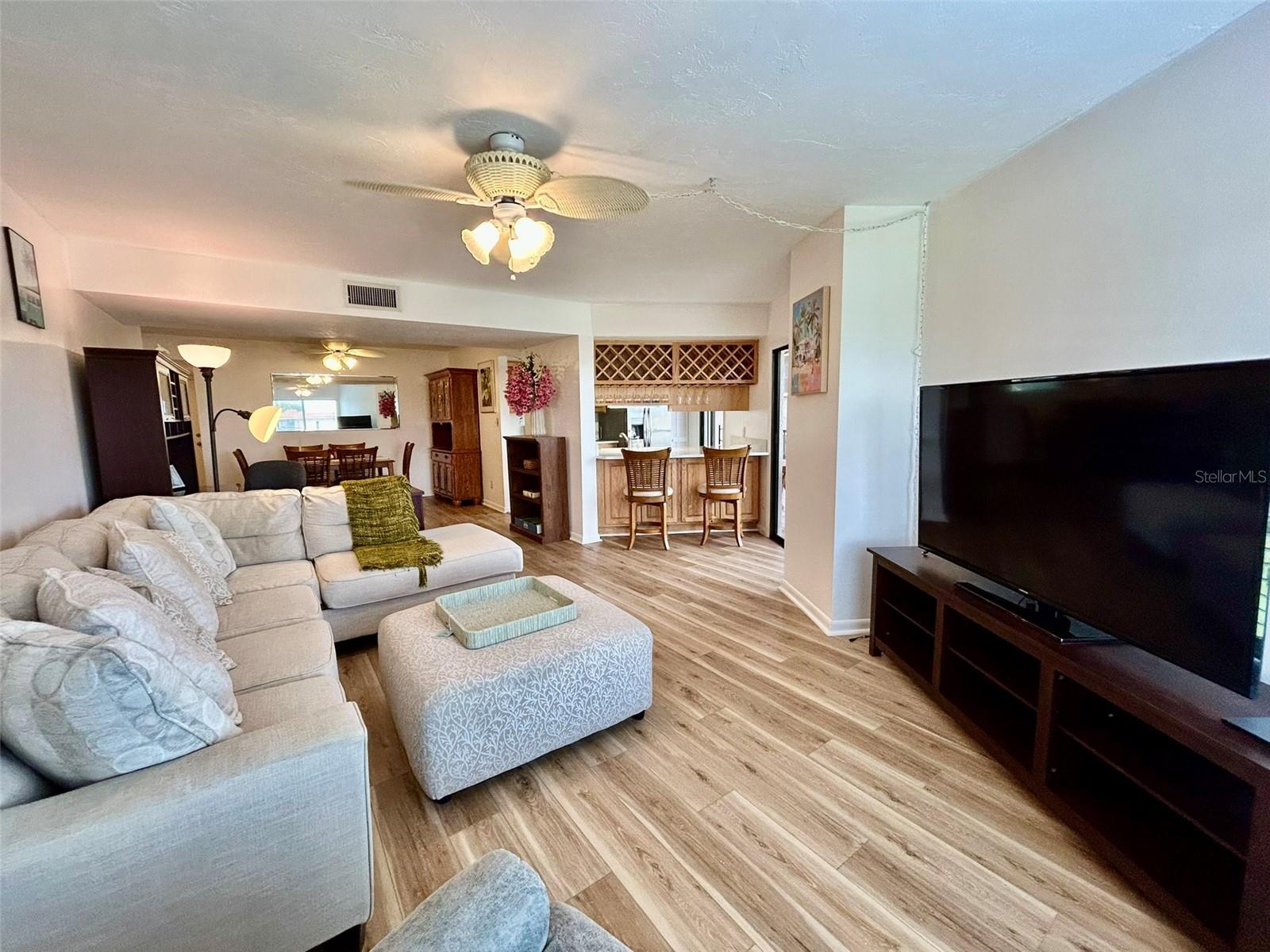 25188 Marion Ave #e306 Property Photo 4