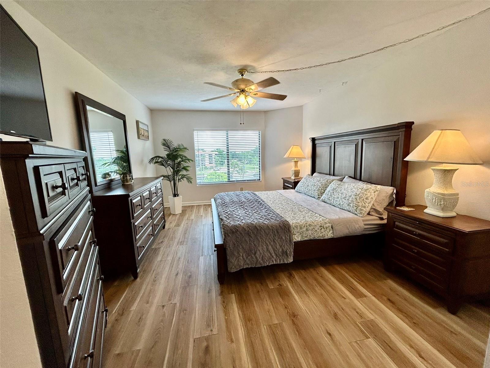25188 Marion Ave #e306 Property Photo 11