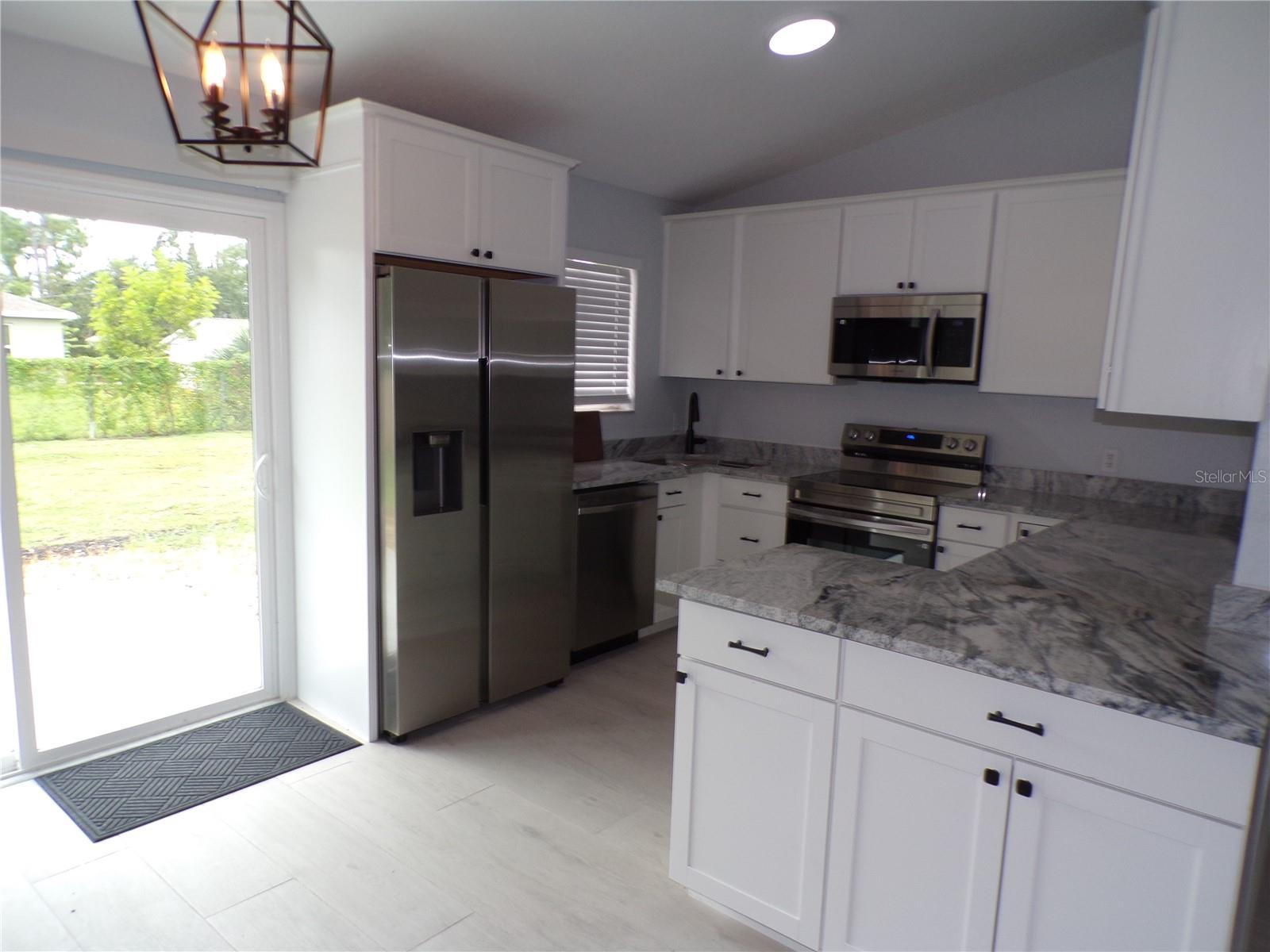 18083 Regan Ave Property Photo 6