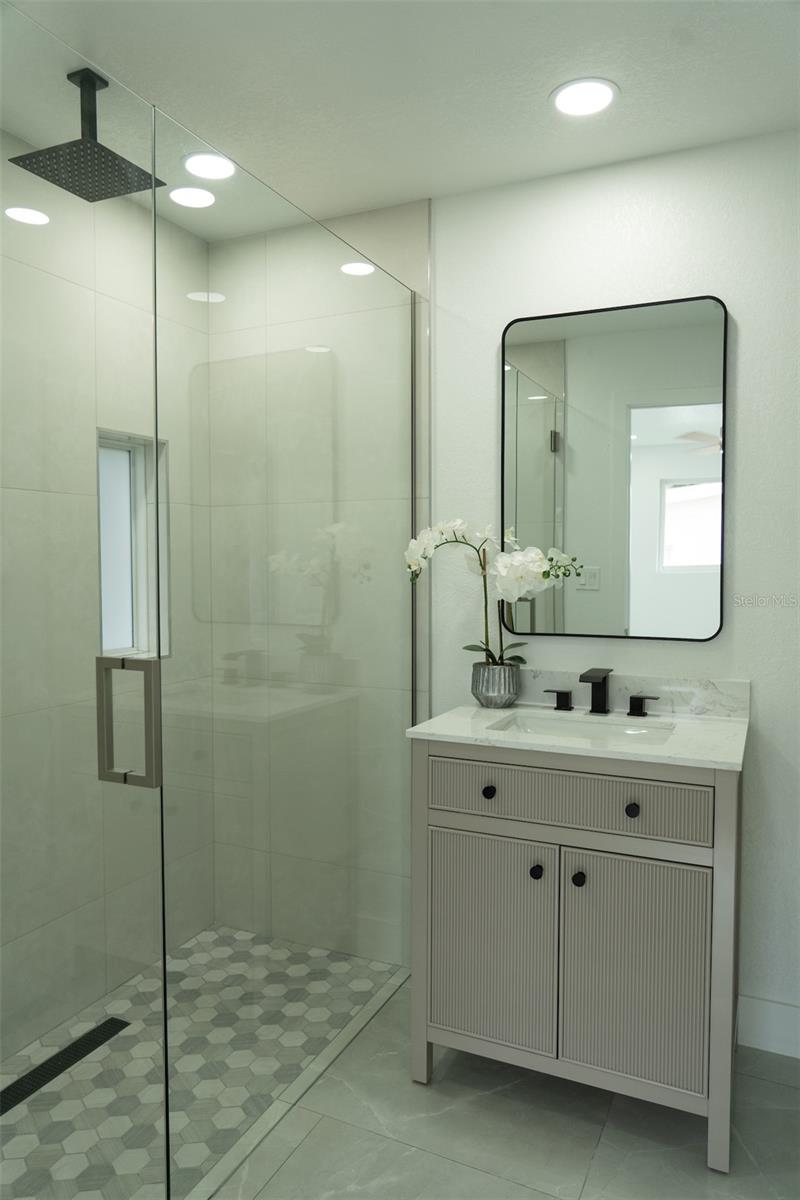 2464 Warne St Property Photo 25