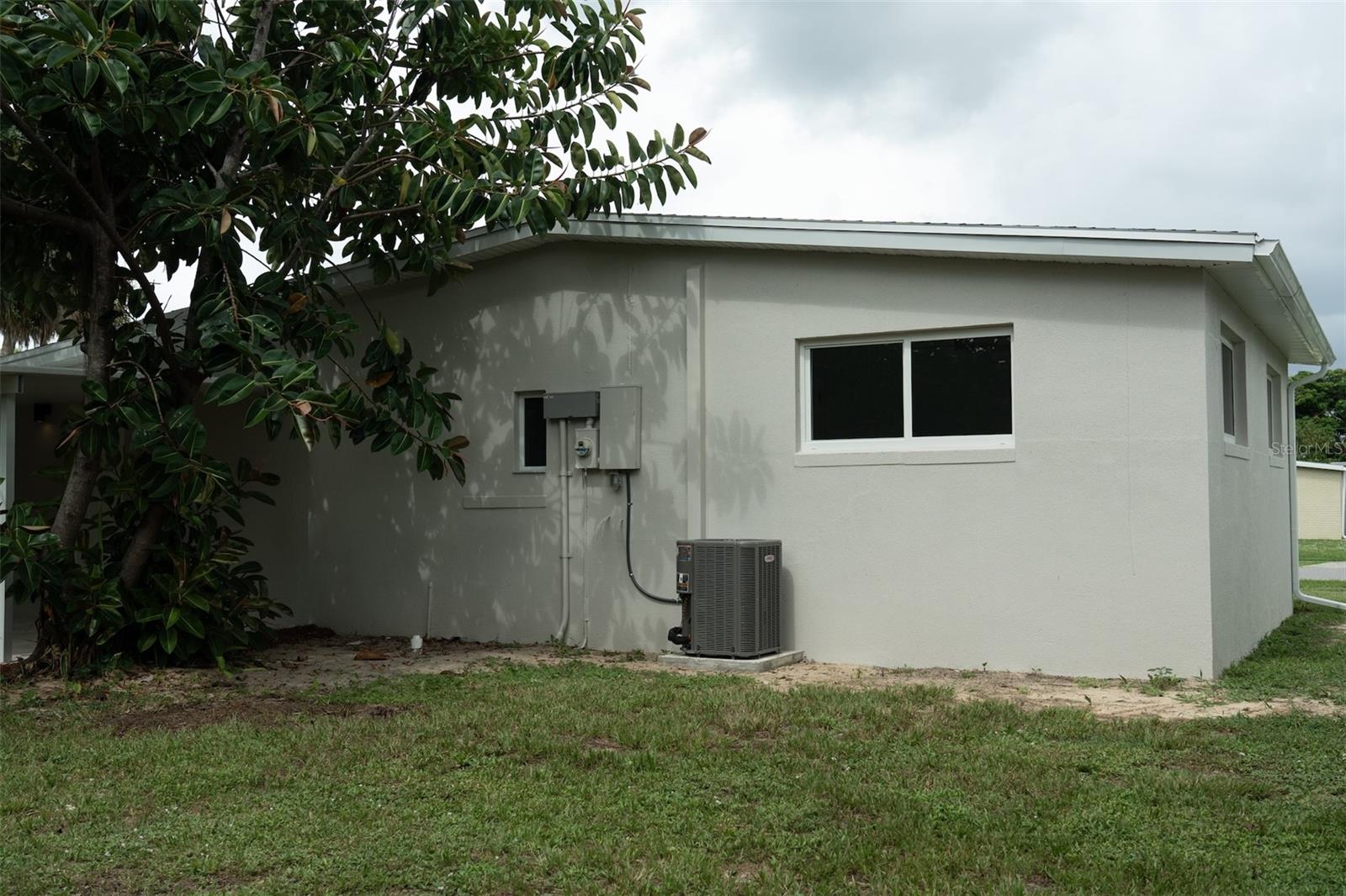 2464 Warne St Property Photo 27
