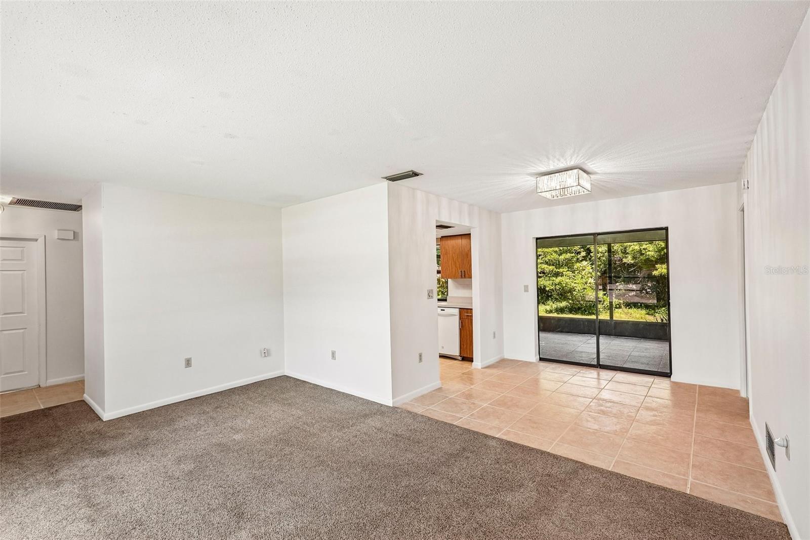 21286 Giddings Ave Property Photo 6