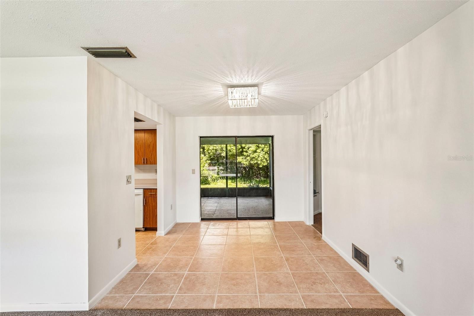 21286 Giddings Ave Property Photo 7