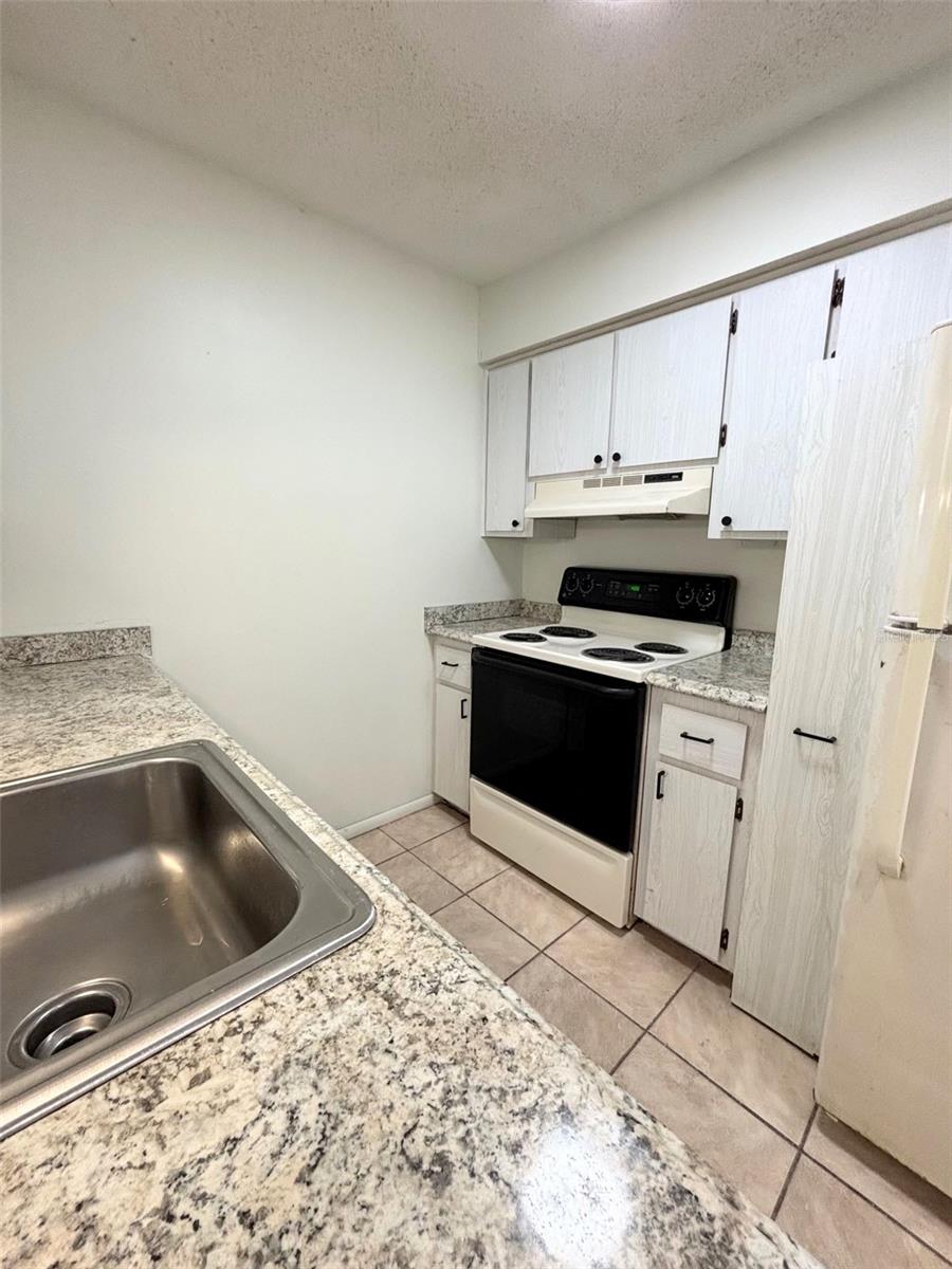 190 E Olmstead Dr #f32 Property Photo 6