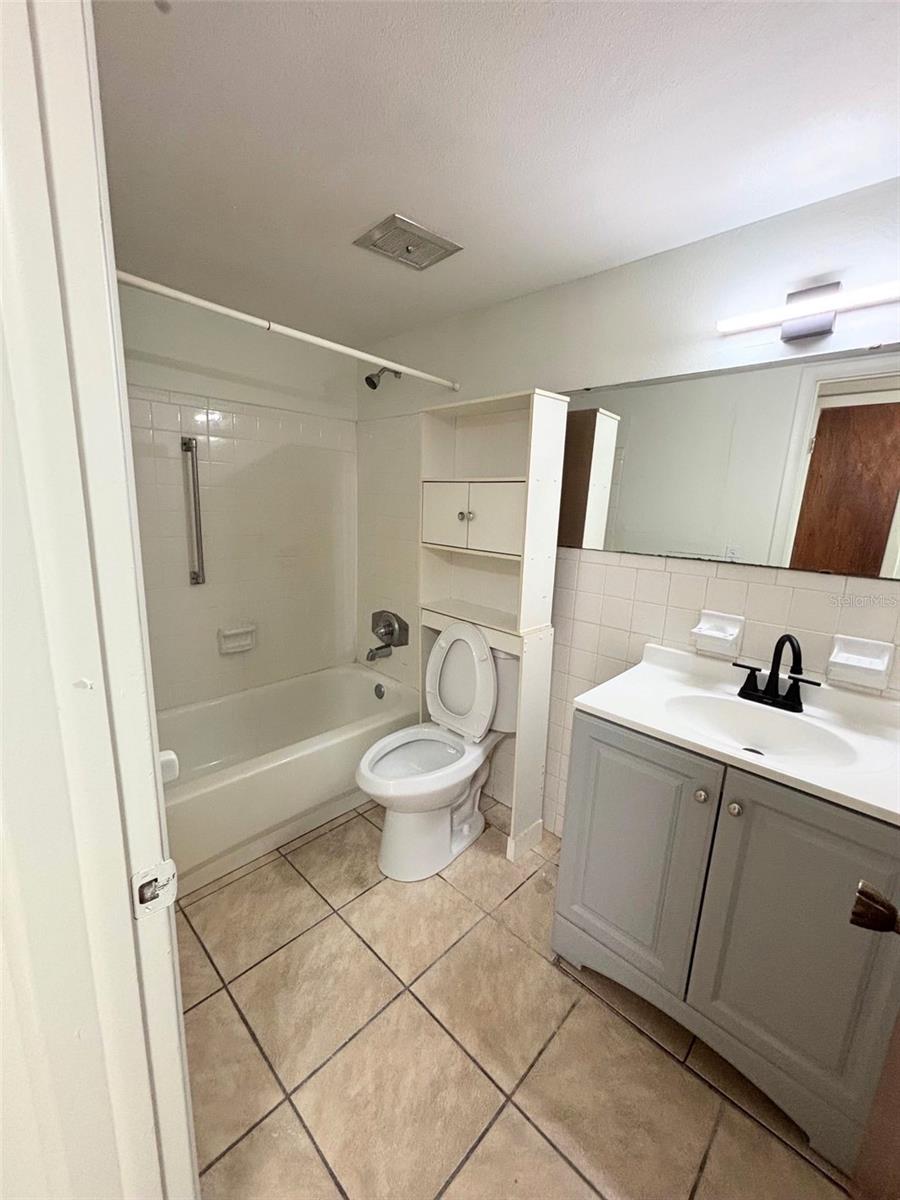190 E Olmstead Dr #f32 Property Photo 7