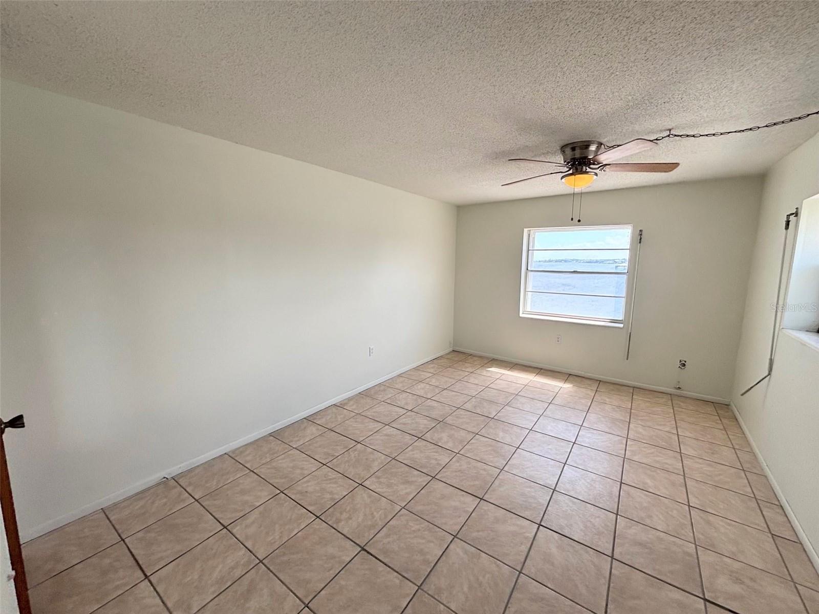 190 E Olmstead Dr #f32 Property Photo 9