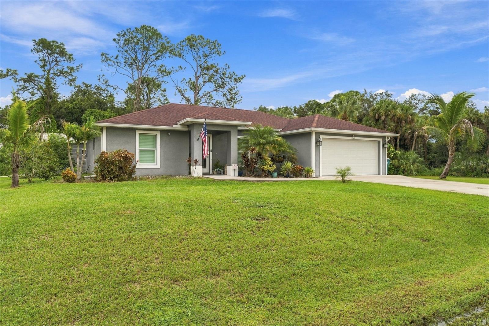 158 Ravenswood Blvd Property Photo 1