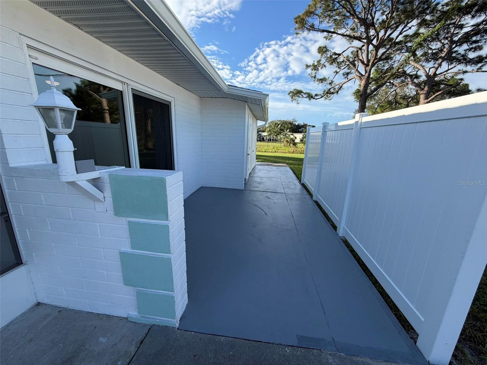 5765 Gallatin Ln Property Photo 3