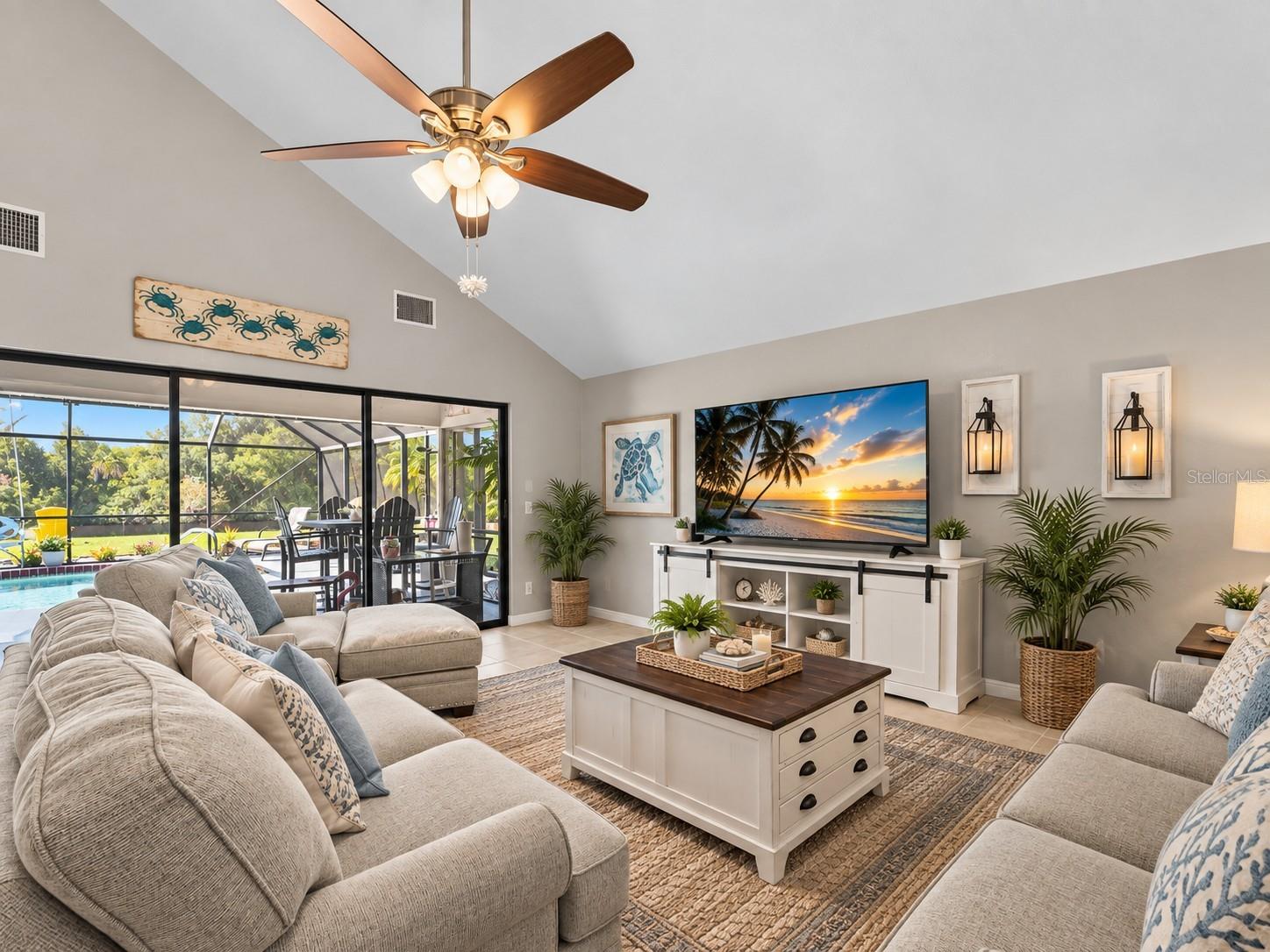 1365 Razorbill Ln Property Photo 16
