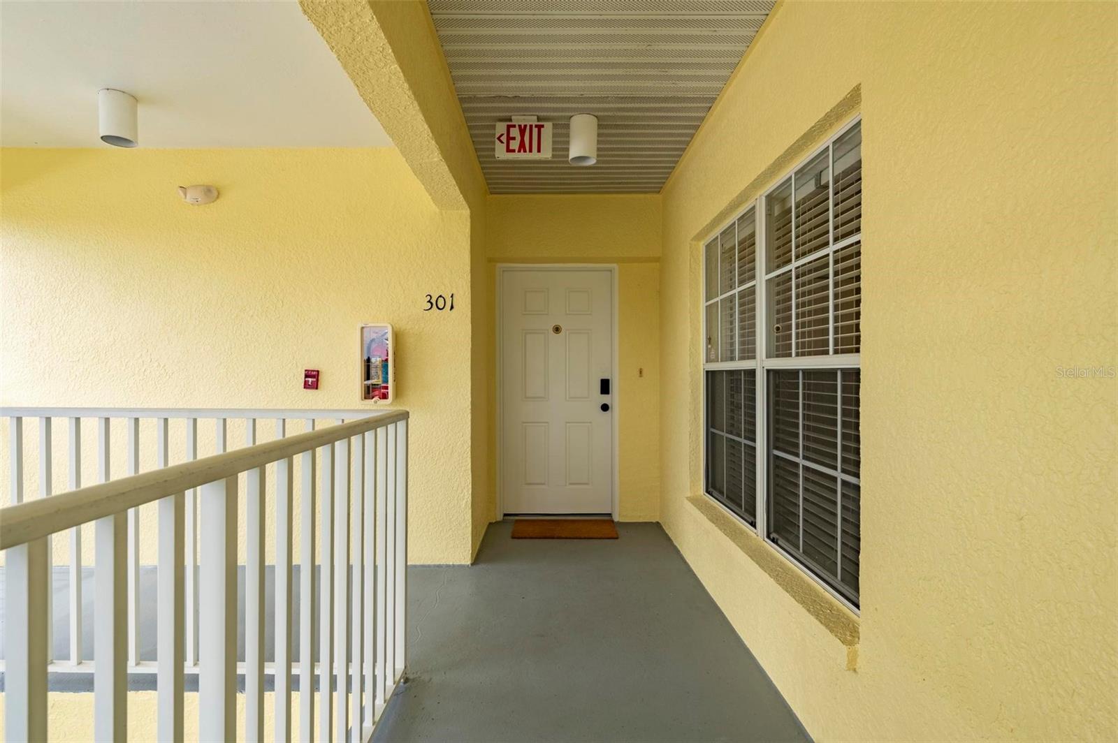 2060 Willow Hammock Cir #301 Property Photo 3