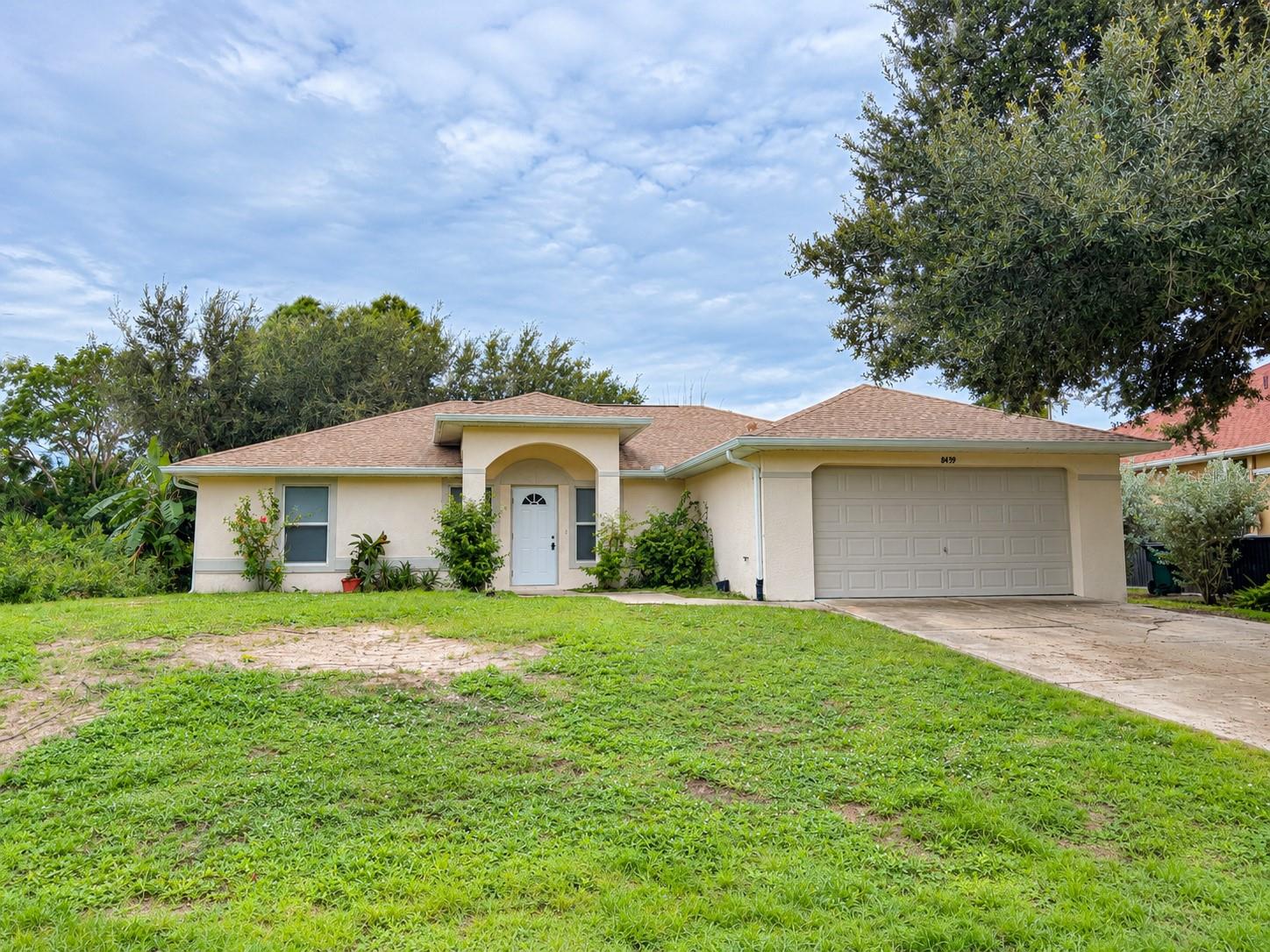 8439 GLOVER AVE Property Photo 1