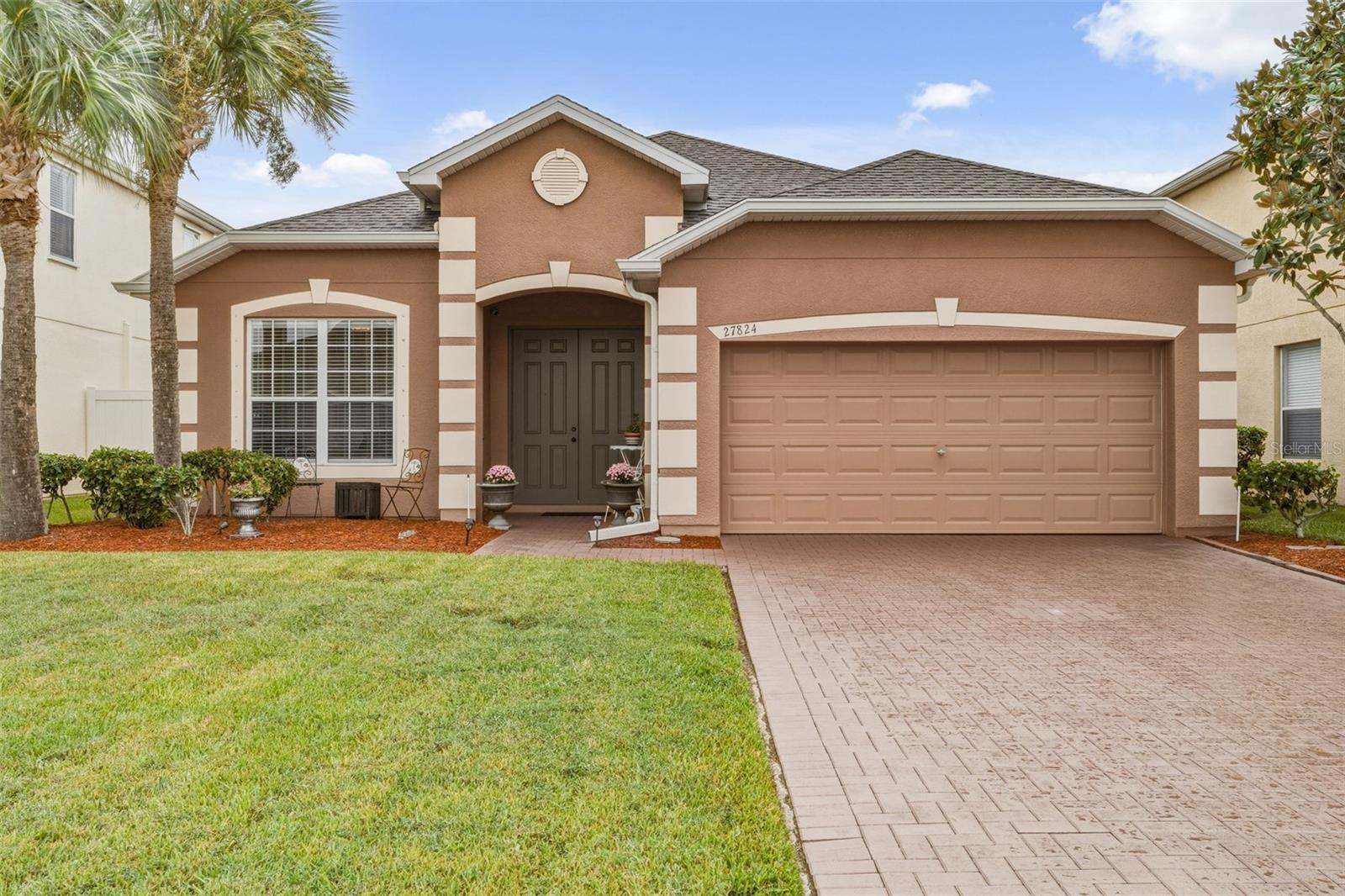 27824 Arrowhead Cir Property Photo 1