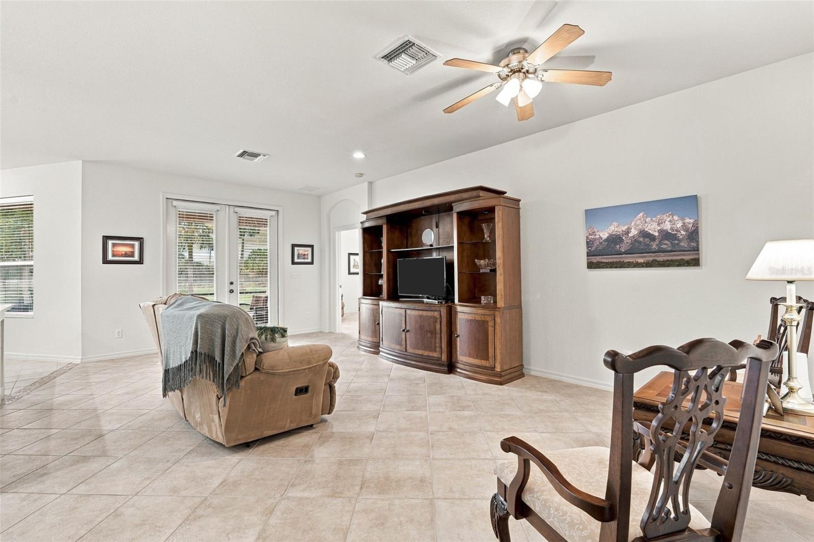 27824 Arrowhead Cir Property Photo 4