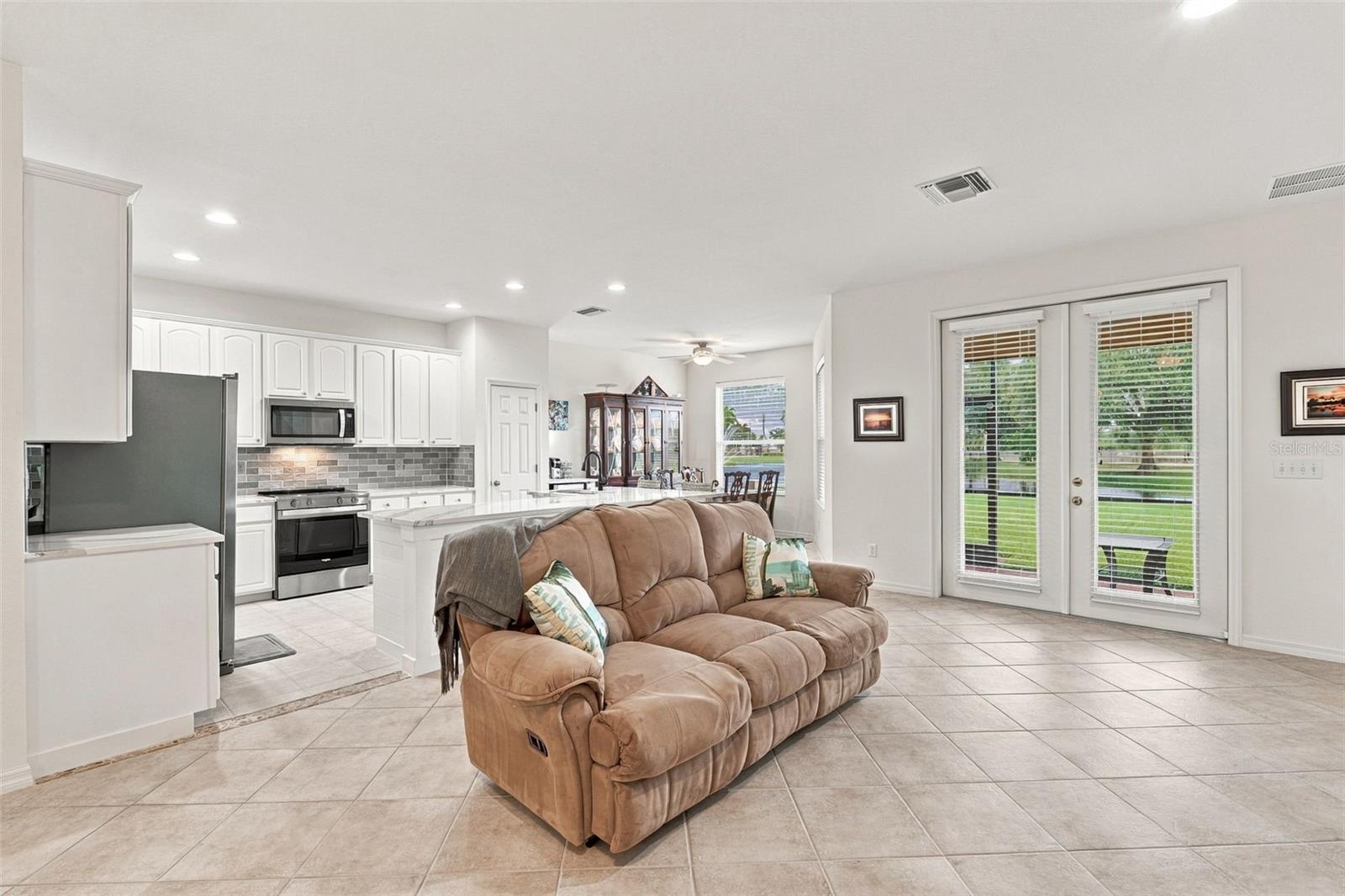27824 Arrowhead Cir Property Photo 5