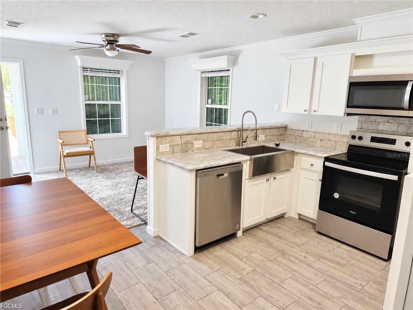 27029 Sumatra Dr Property Photo 6