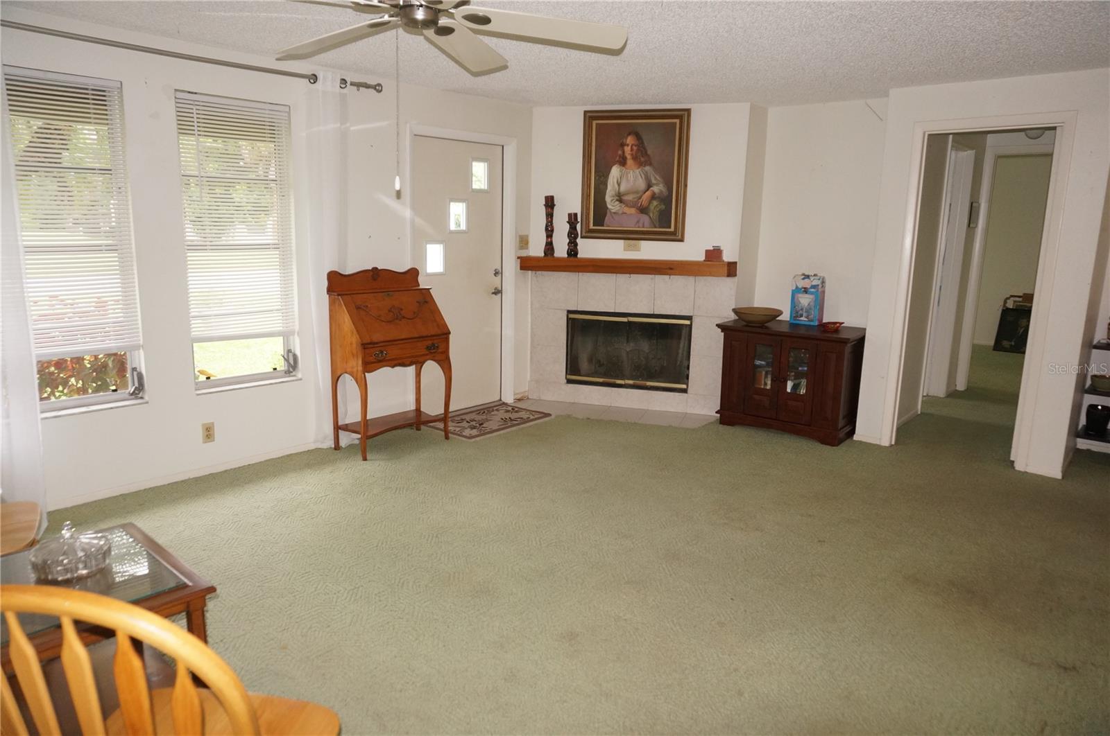 2274 Lakeshore Cir Property Photo 5