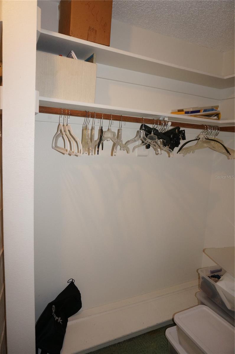 2274 Lakeshore Cir Property Photo 13