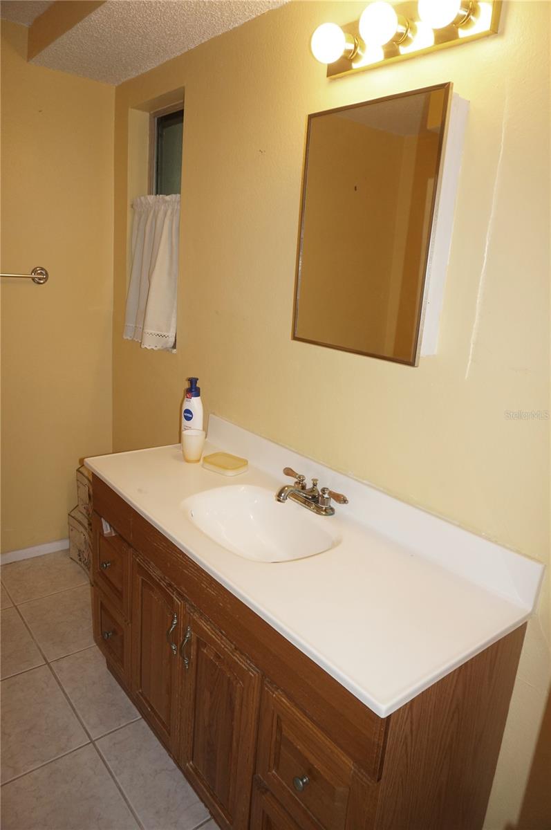 2274 Lakeshore Cir Property Photo 16
