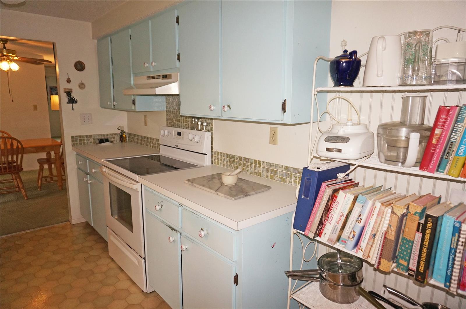 2274 Lakeshore Cir Property Photo 25