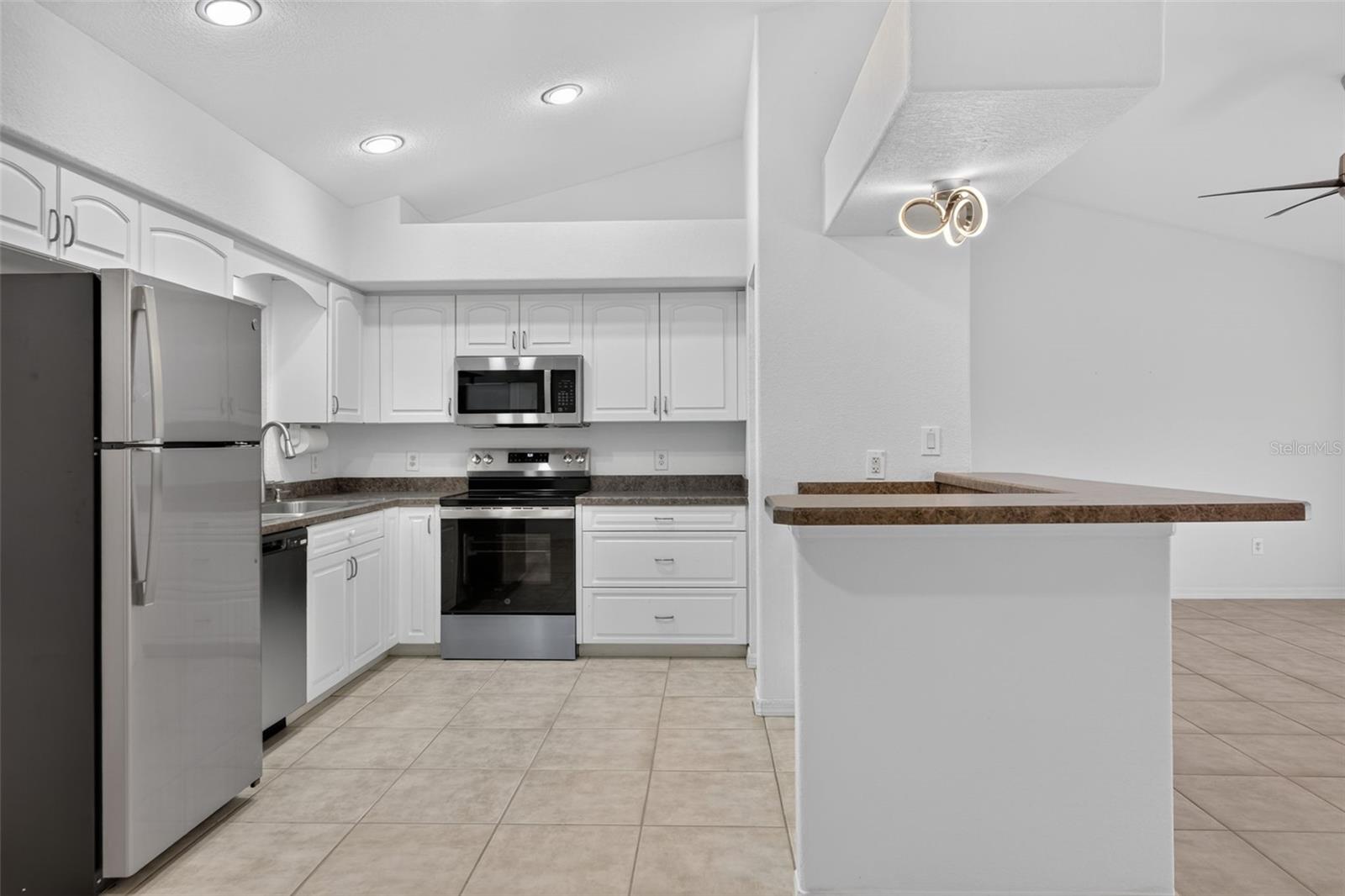 2184 Onondaga Ln Property Photo 15