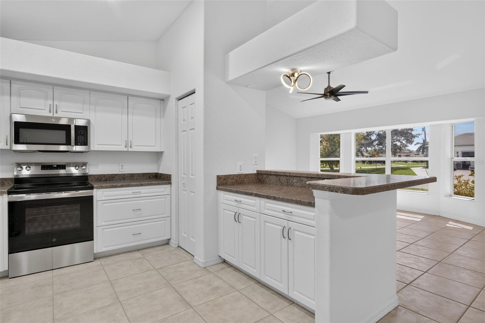 2184 Onondaga Ln Property Photo 16