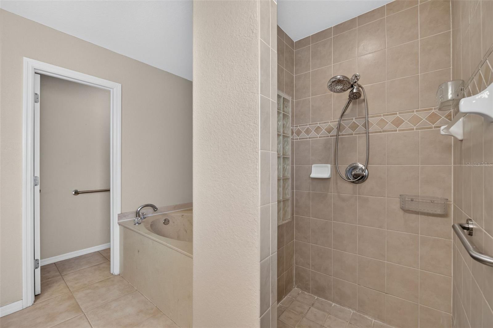 2184 Onondaga Ln Property Photo 31
