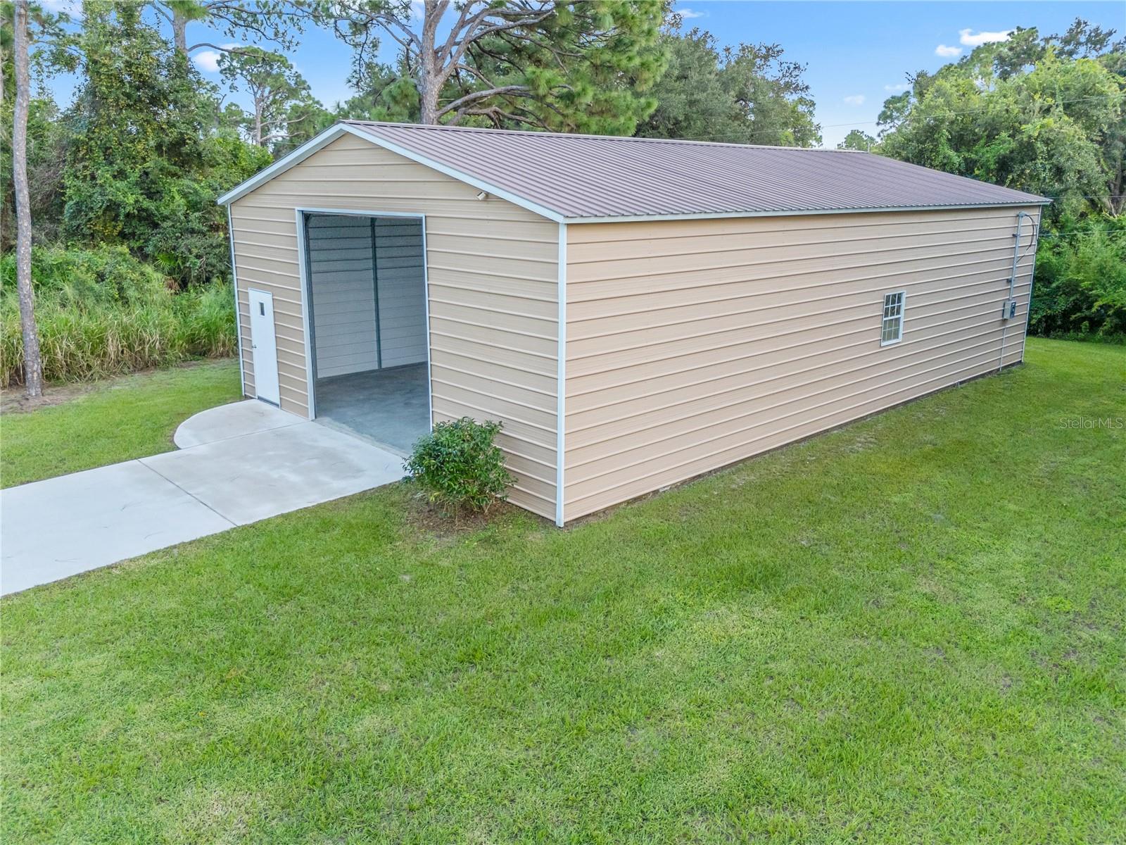 17433 Harris Ave Property Photo 4
