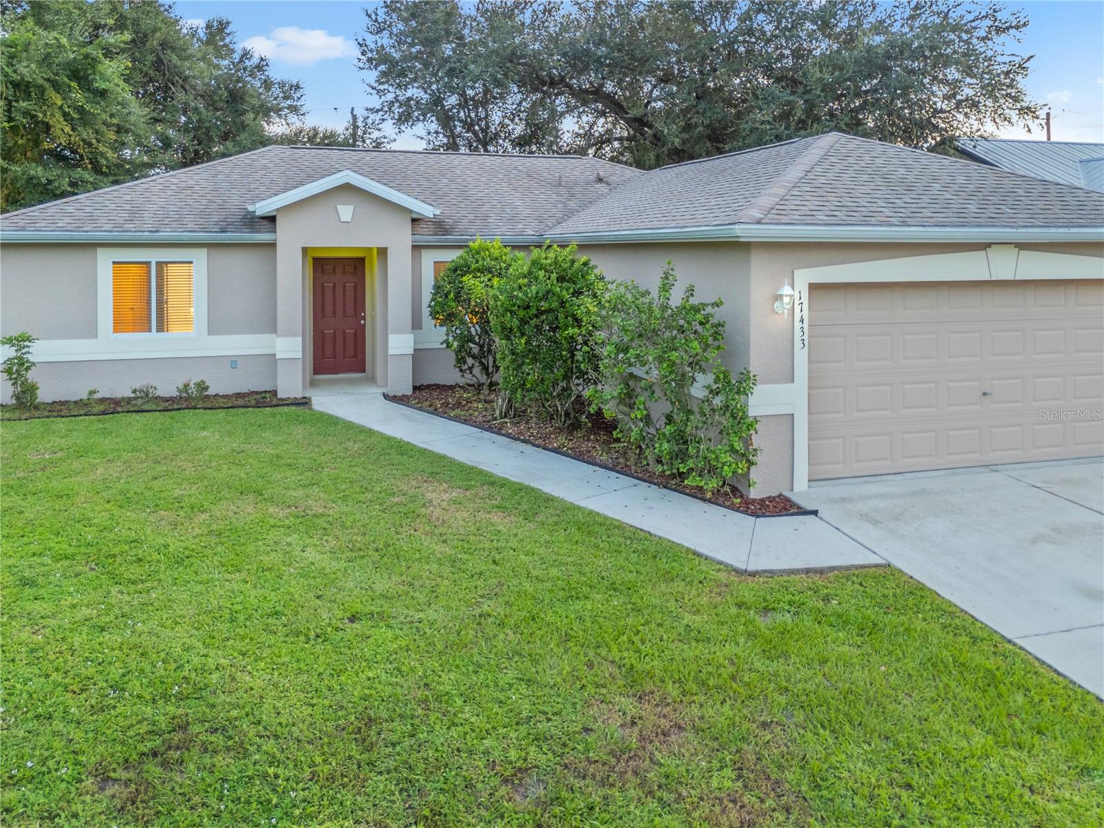 17433 Harris Ave Property Photo 8