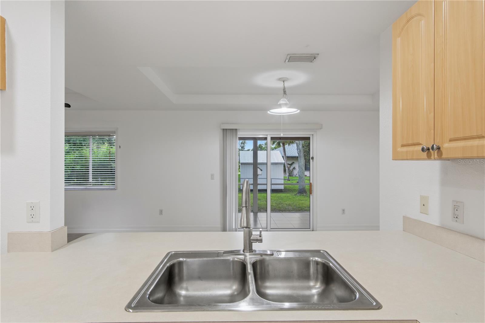 17433 Harris Ave Property Photo 17