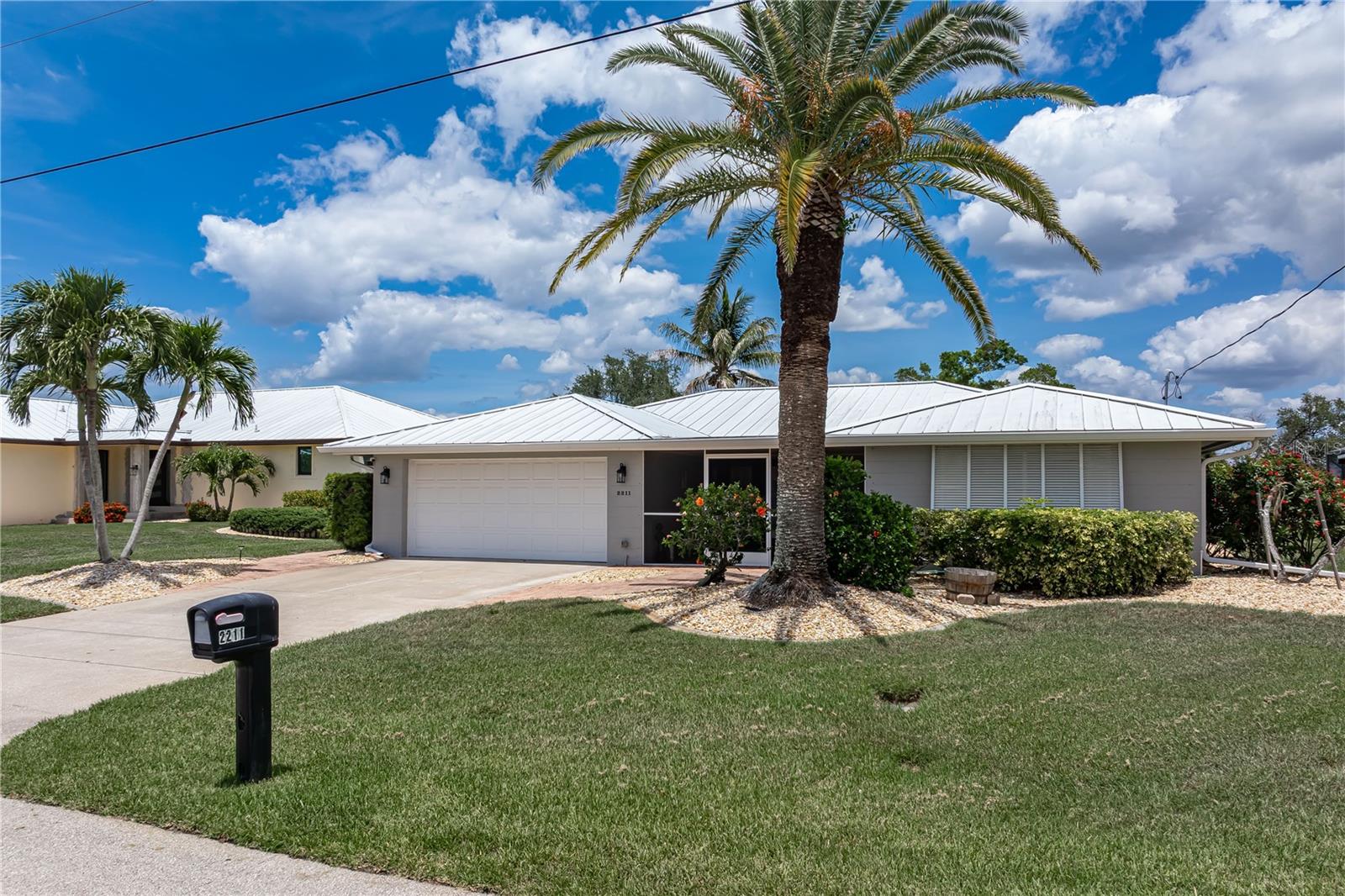 2211 Palm Tree Dr Property Photo 15