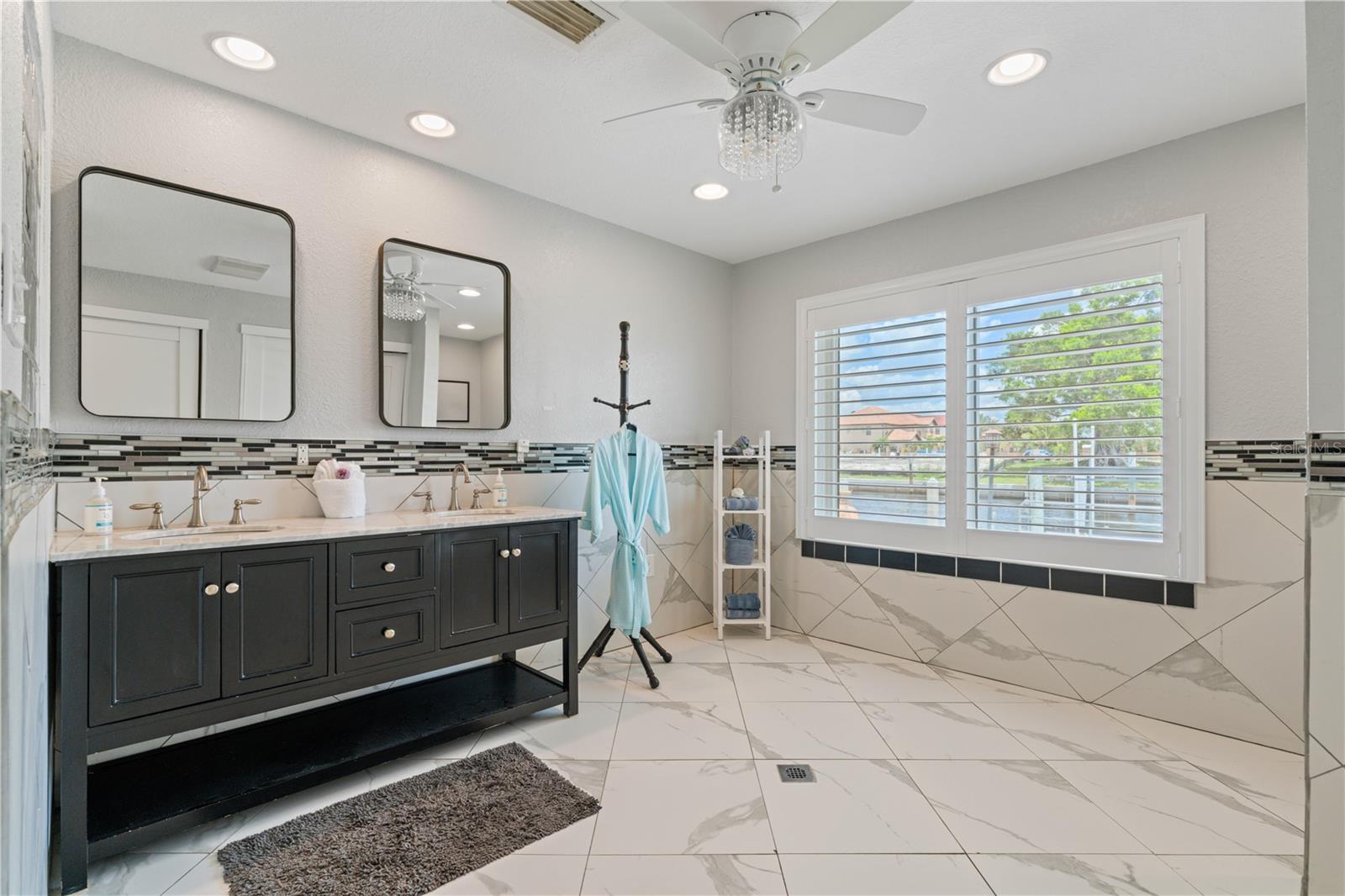 2211 Palm Tree Dr Property Photo 43