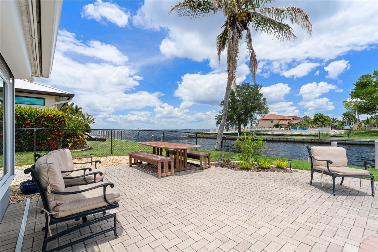 2211 Palm Tree Dr Property Photo 52