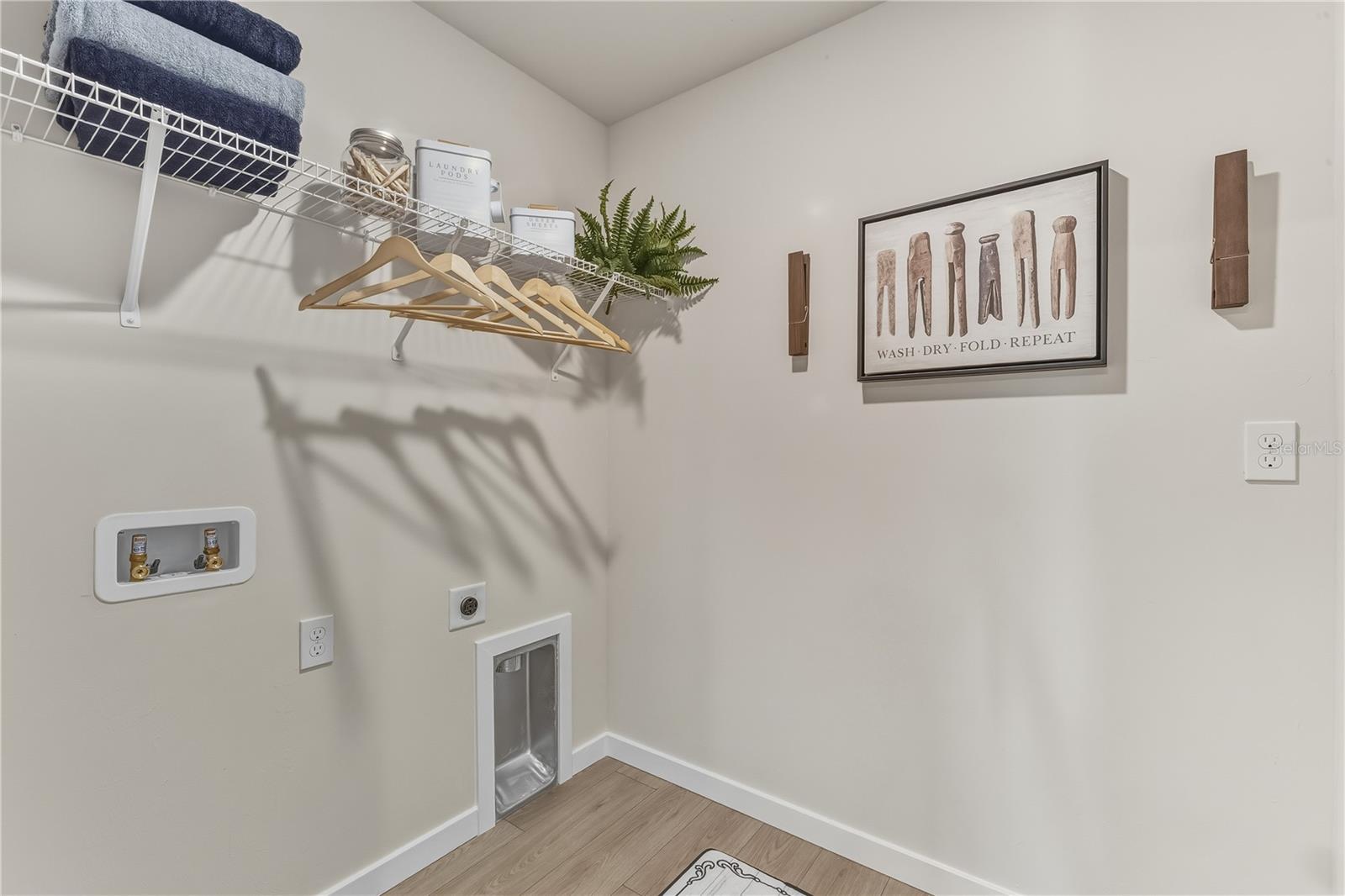 16292 Stonefort Ln Property Photo 15