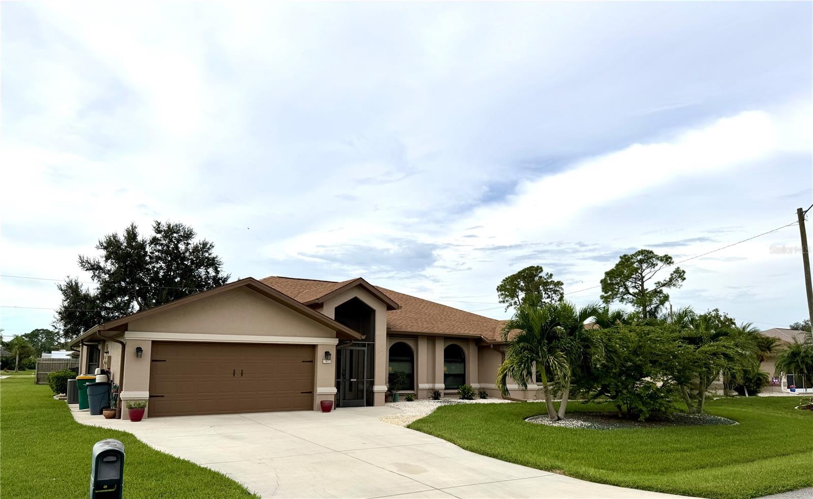 23411 Mullins Ave Property Photo 1
