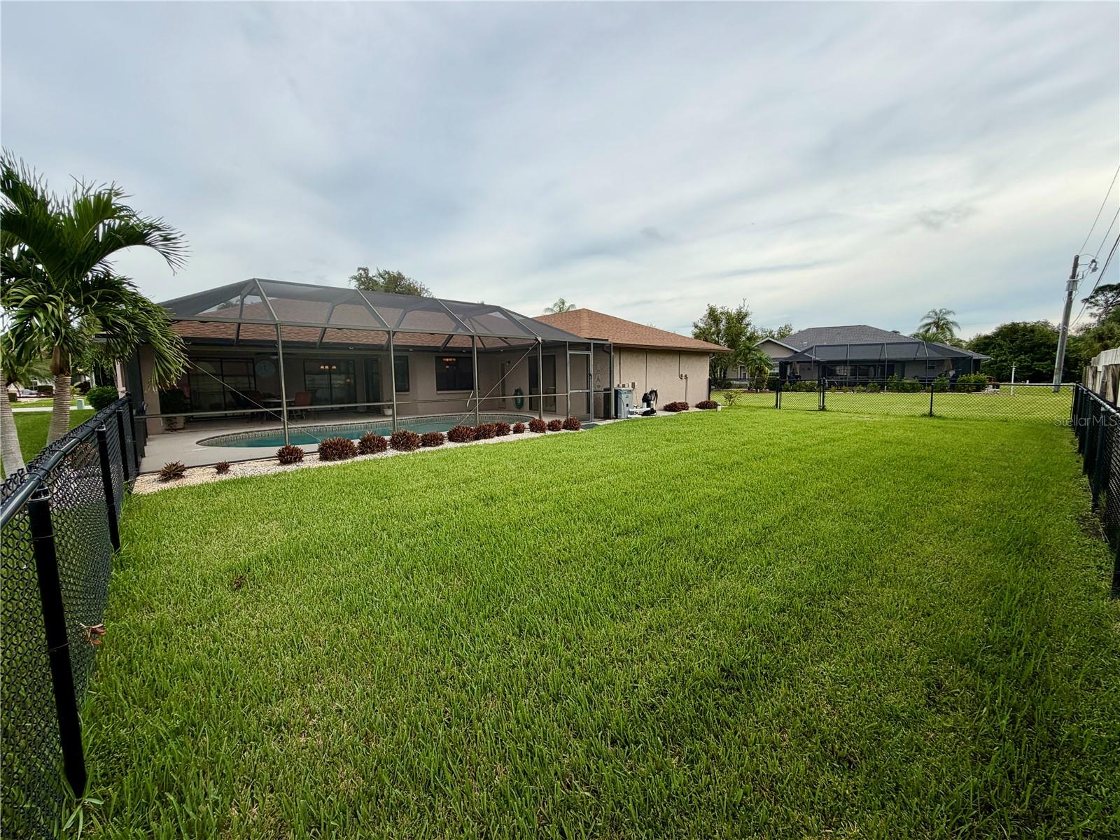 23411 Mullins Ave Property Photo 3