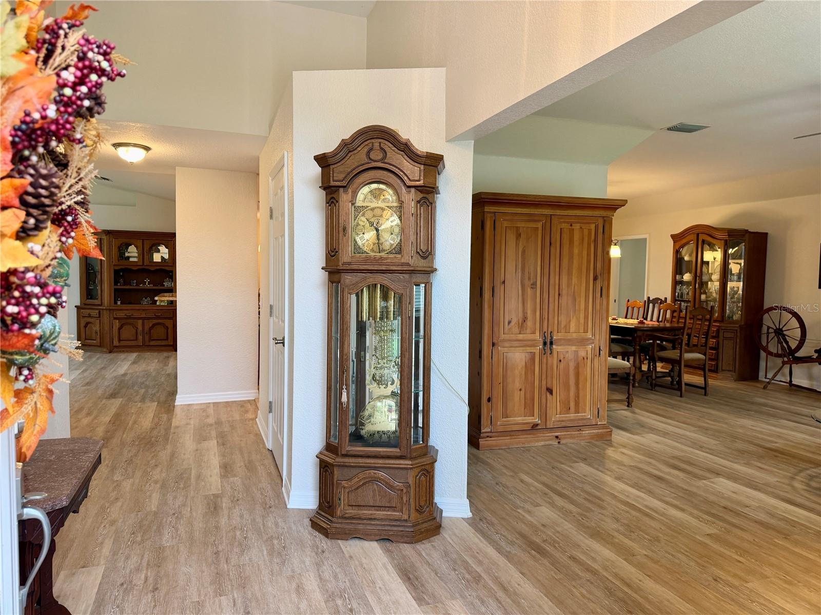 23411 Mullins Ave Property Photo 6