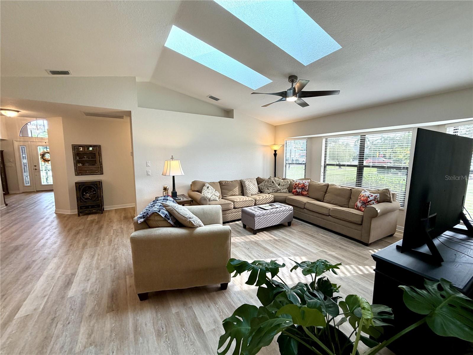 23411 Mullins Ave Property Photo 20