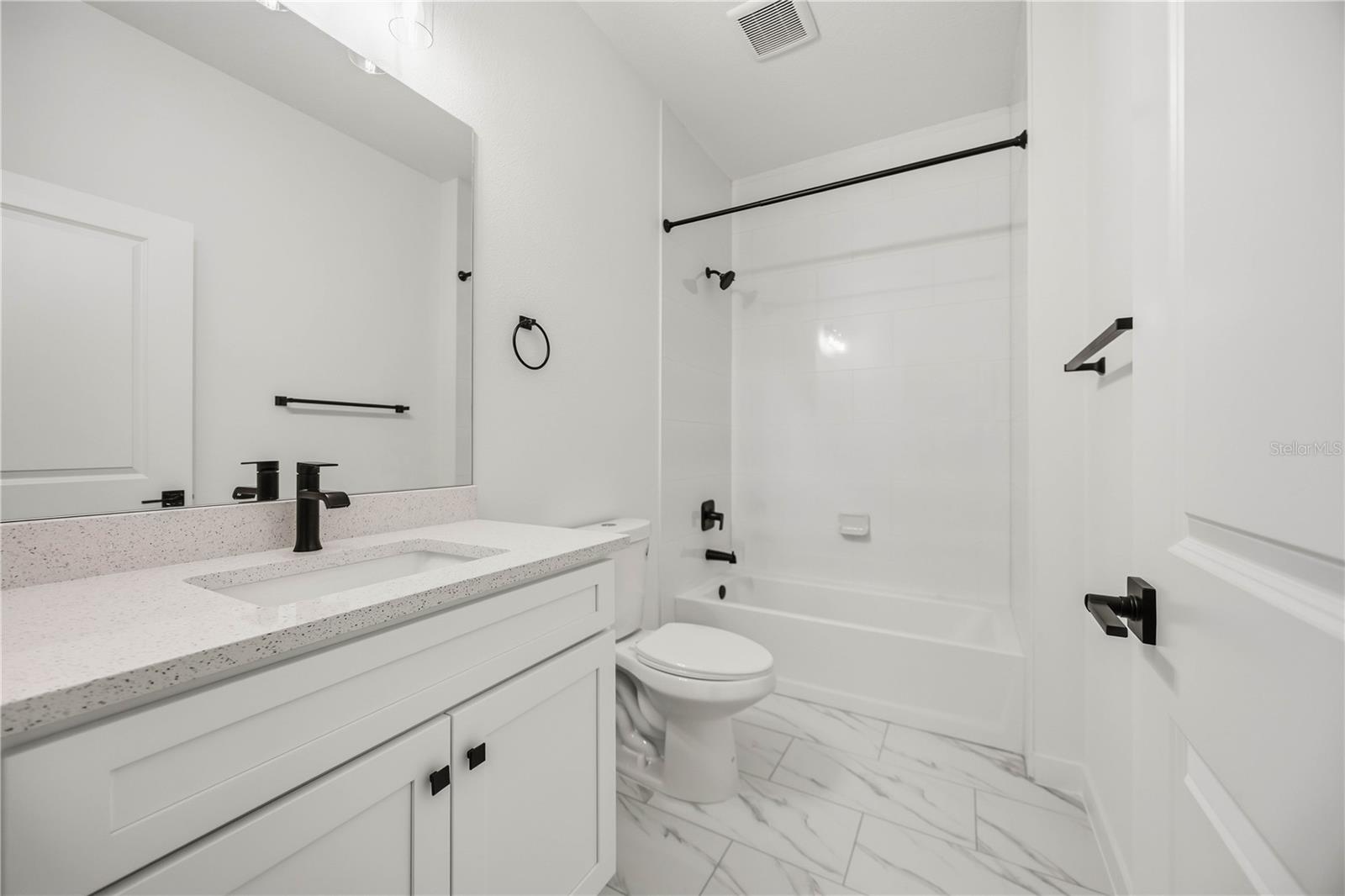 3361 Inverness St Property Photo 7