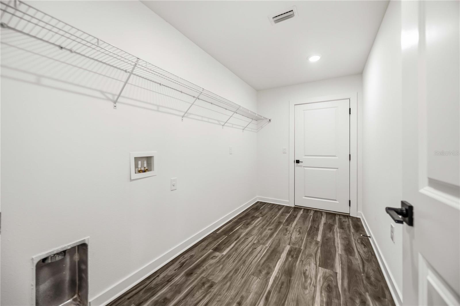 3361 Inverness St Property Photo 11